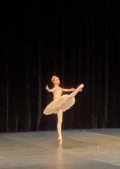 Hazel Lessley — Classical dancer, France