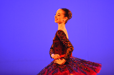 Isabela De Azevedo — Classical dancer, Hamburg, Germany