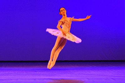 Isabela De Azevedo — Classical dancer, Hamburg, Germany