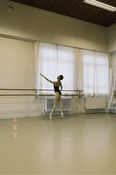 Isabela De Azevedo — Classical dancer, Hamburg, Germany