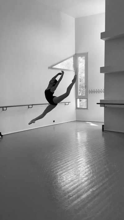 Isabela De Azevedo — Classical dancer, Hamburg, Germany