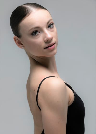 Francesca Sari — Neoclassical dancer