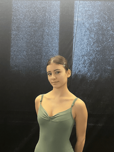 Ela Özcan — dancer