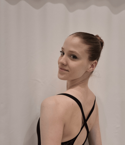 Marie Ducrest — Classical dancer