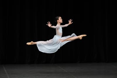 Emma Kanazono — Contemporary dancer, Japan