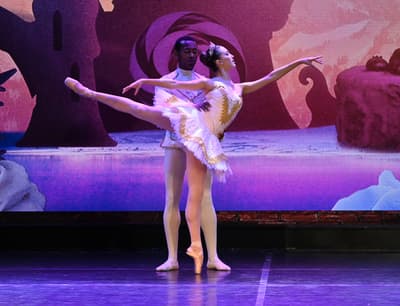 Aiva Berrigan — Classical dancer, United States