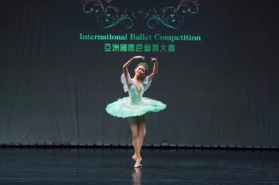 Hazel Fayola Wang — Contemporary dancer, Indonesia
