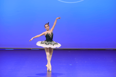 Jade Loisel — Classical dancer, France