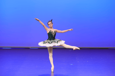 Jade Loisel — Classical dancer, France