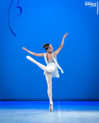 Linda Magnanelli — Classical dancer