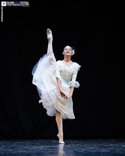 Linda Magnanelli — Classical dancer