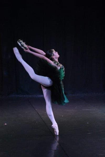 Linda Magnanelli — Classical dancer