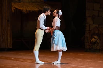 Simone Agró — Classical dancer