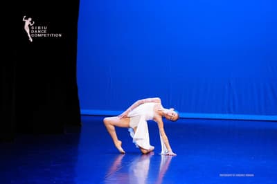 Loane Mahieu — Classical dancer, Belgium