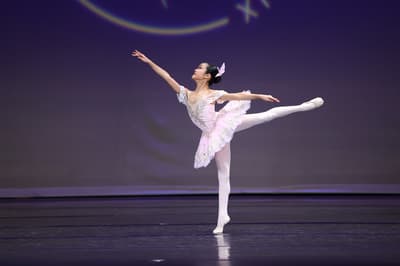 Juliana Kuang — Contemporary dancer, United States