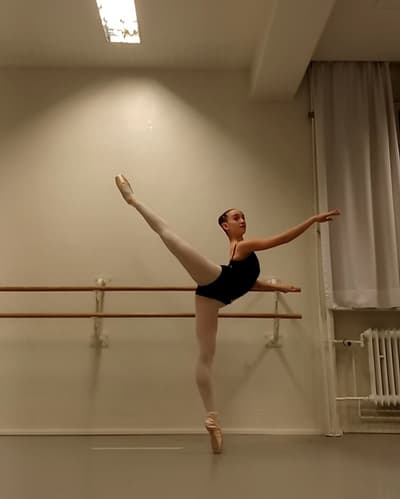 Beatrice Carmans — Classical dancer