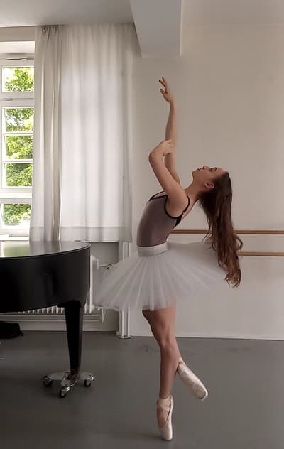 Beatrice Carmans — Classical dancer