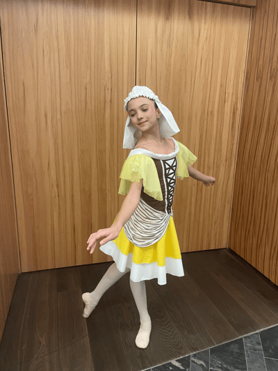 Teodora Vladichevska — Classical dancer