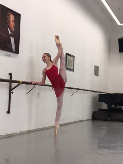Ela Zemanova — Classical dancer