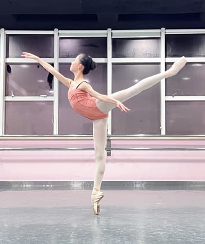Tiffany Zhong — Classical dancer, China