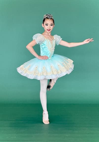 Finna Gao — Classical dancer, Canada