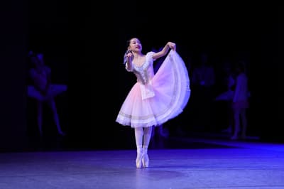 Finna Gao — Classical dancer, Canada