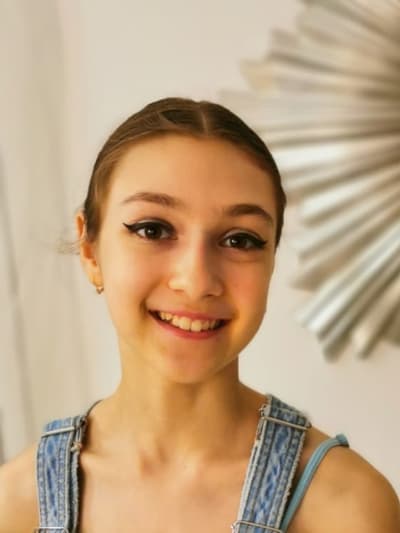 Erika Dobos — Classical dancer, Romania