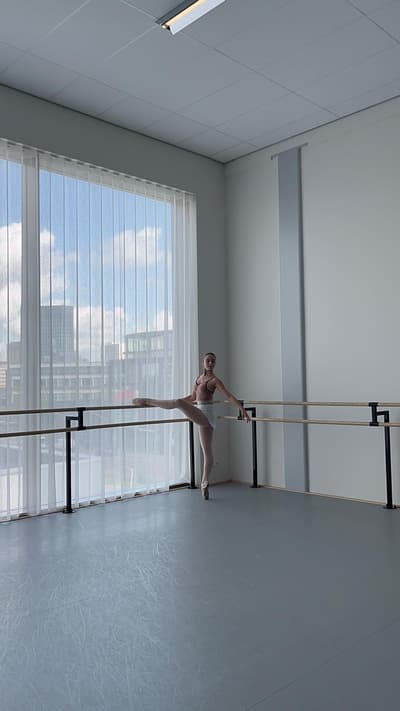 CLAUDIA VALERO — Classical dancer, Spain