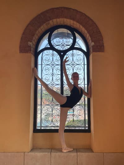 Olivia Bastin — Classical dancer, France