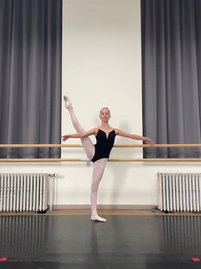 Olivia Bastin — Classical dancer, France