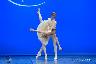 Anna Nouvenne — Classical dancer