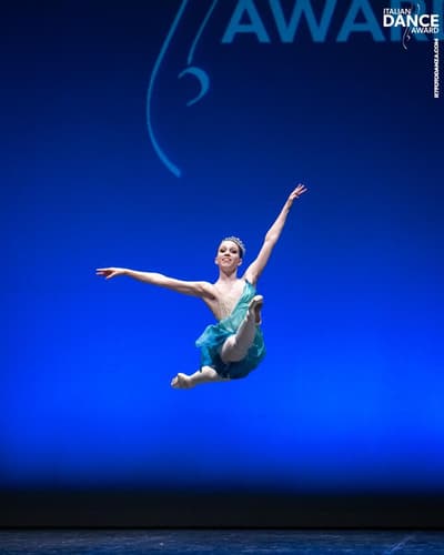 Anna Nouvenne — Classical dancer