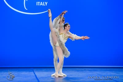 Anna Nouvenne — Classical dancer