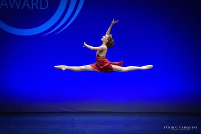 Anna Nouvenne — Classical dancer
