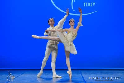 Anna Nouvenne — Classical dancer