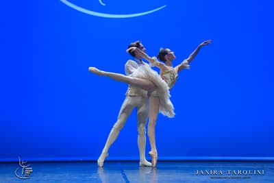 Anna Nouvenne — Classical dancer