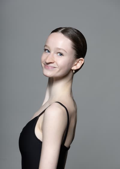 Melanie McIntire — Classical dancer, United States