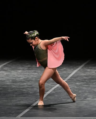 Helena Villuendas — dancer, Mexico