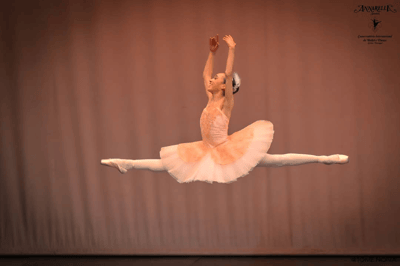 Alejandra Cabas — Classical dancer