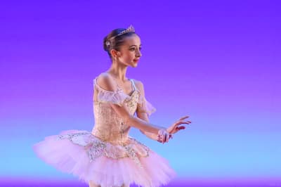 Lillian Marie Sears — Classical dancer, France