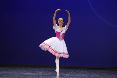 Lillian Marie Sears — Classical dancer, France