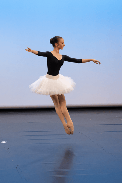 Lillian Marie Sears — Classical dancer, France