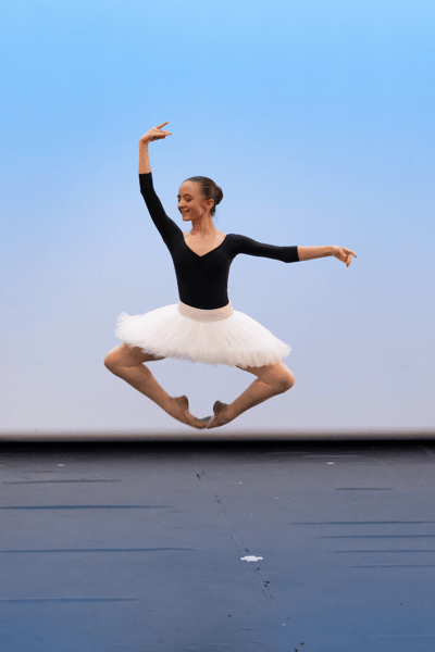 Lillian Marie Sears — Classical dancer, France