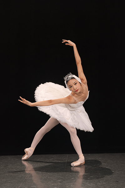 Betty Pan — Classical dancer