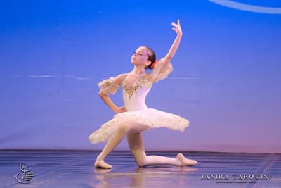 Sara Sabella — Classical dancer, Austria