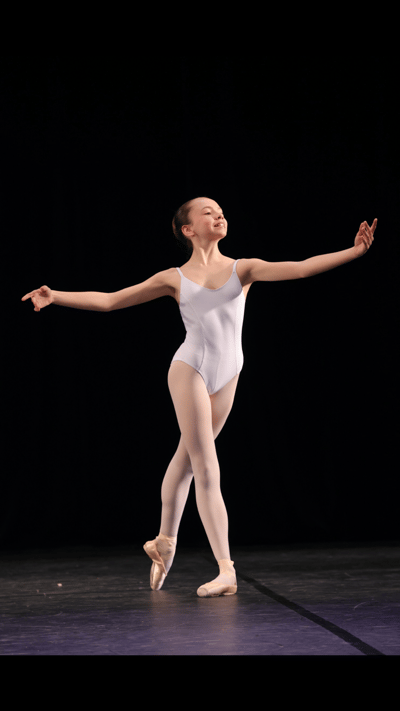 Loé Dechelette Sanchez — Classical dancer, France