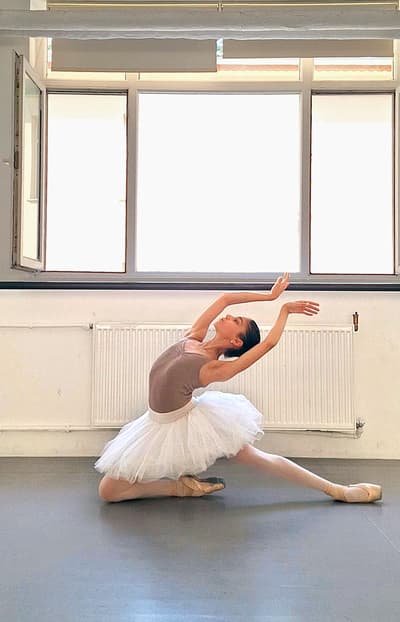 Nihal Yenidunya — Classical dancer, Türkiye