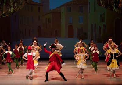 Ana Stefanova — Classical dancer
