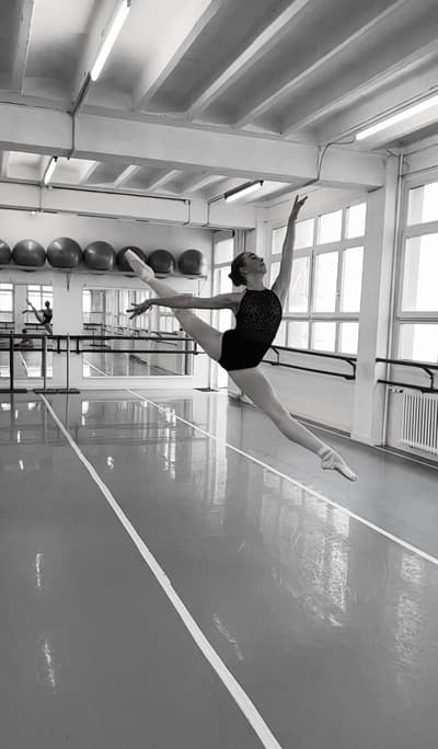 Savannah Exhenry — Classical dancer, Switzerland
