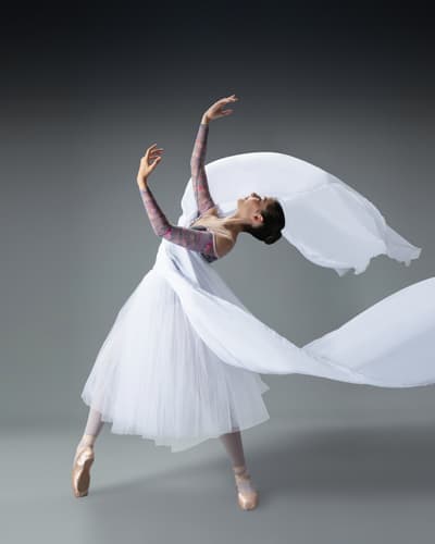 Mia Perez — Classical dancer, Australia